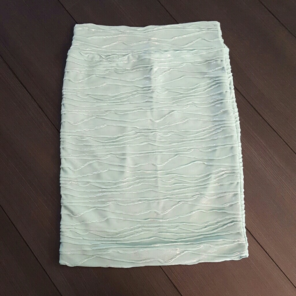 ⬇️Mint green pencil skirt